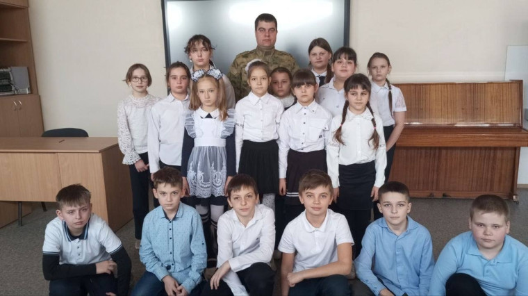 Классный час на тему: "14 февраля – День освобождения г. Луганска от немецко-фашистских захватчиков".